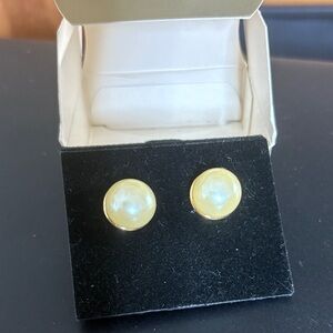 Avon Gold and Cream Pearl Earrings